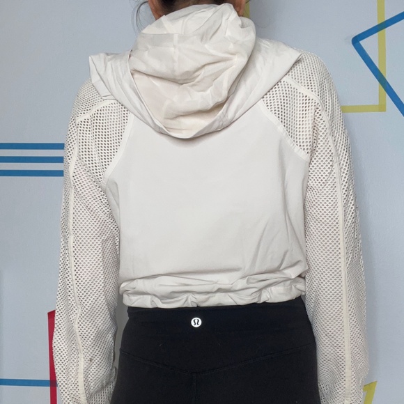 Lululemon Catch A Breeze Mesh Sleeve White Hoodie - Picture 3 of 3